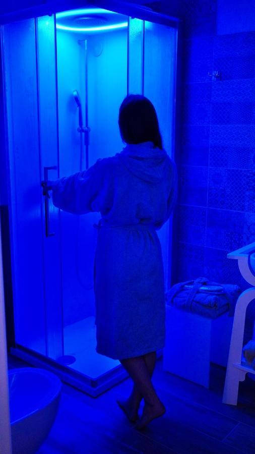 Bed Art Relaxing Suite - Appartamento Con Sauna Happiness Suite Gallery San Benedetto del Tronto Ngoại thất bức ảnh